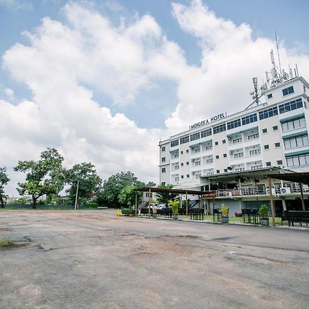 Merdeka Hotel Kluang Exteriör bild