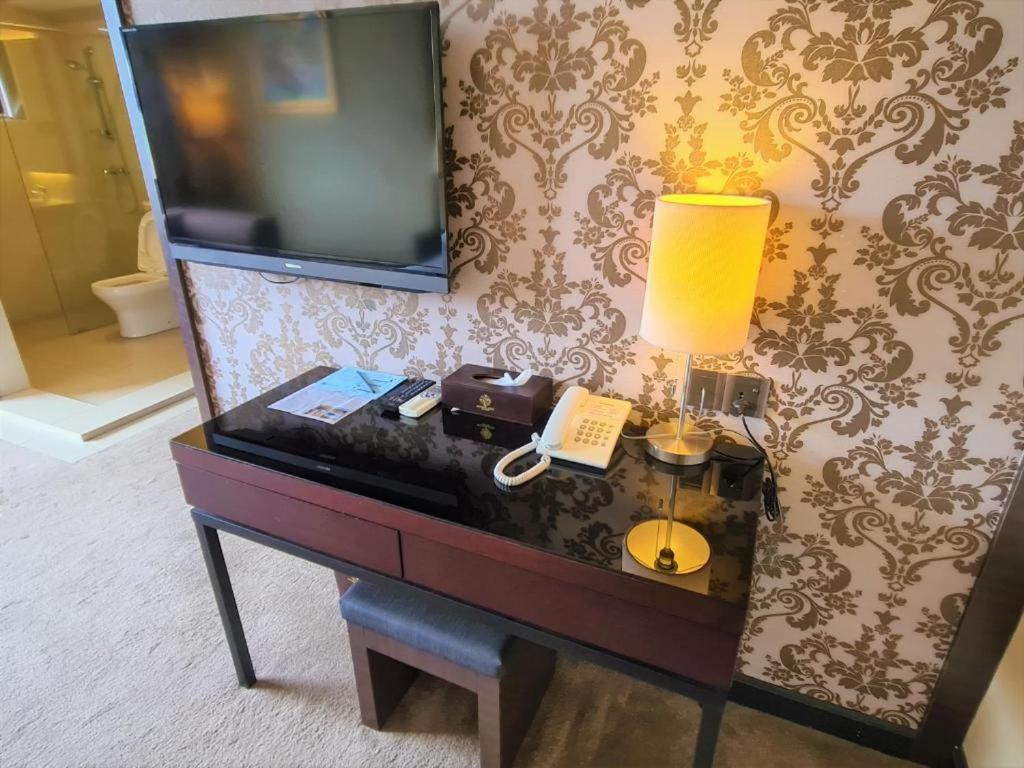 Merdeka Hotel Kluang Exteriör bild